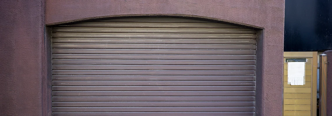 Fallen Garage Door Worn Rollers Replacement in Deltona, Florida